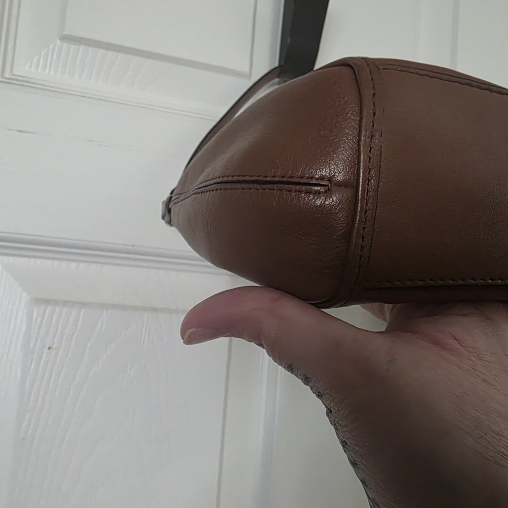 Coach Madison bag. (-MINI) HAND FOR REFERENCE - Picture 5 of 15